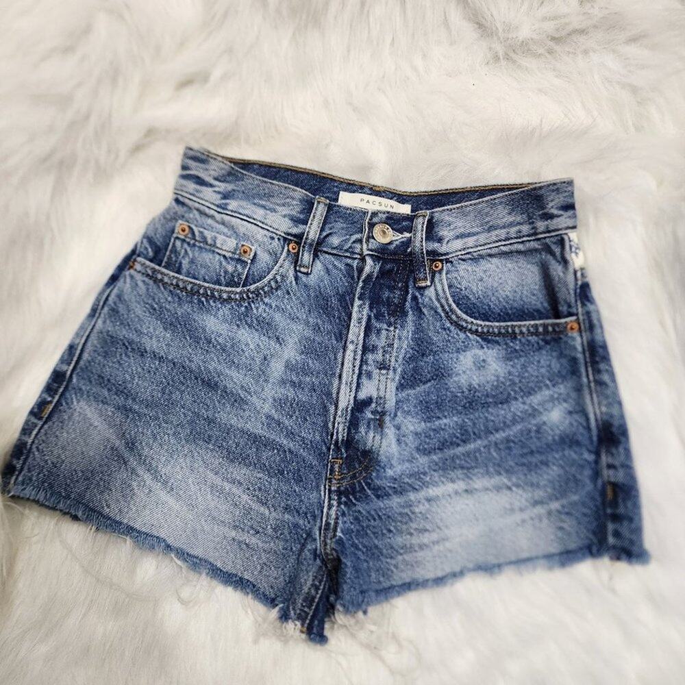 Pacsun floral embroidered high rise button fly vintage jean shorts woman size 23